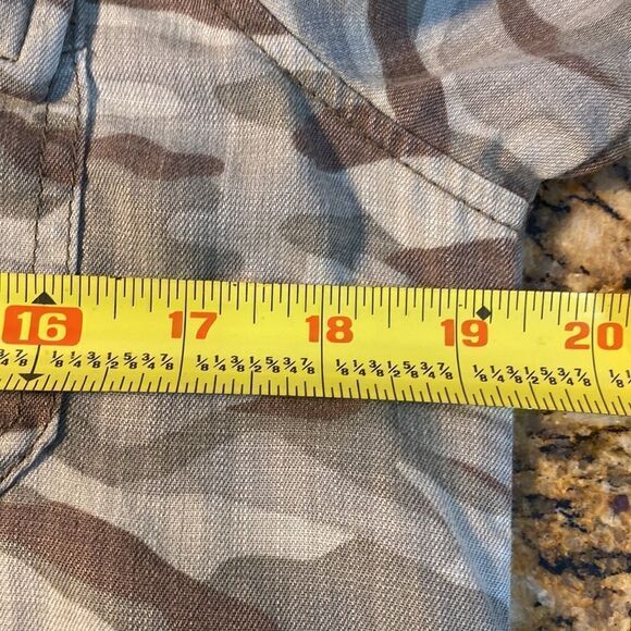 American Eagle Outfitters Camo Button Front Long Sleeves Shirt - Picture 8 of 9